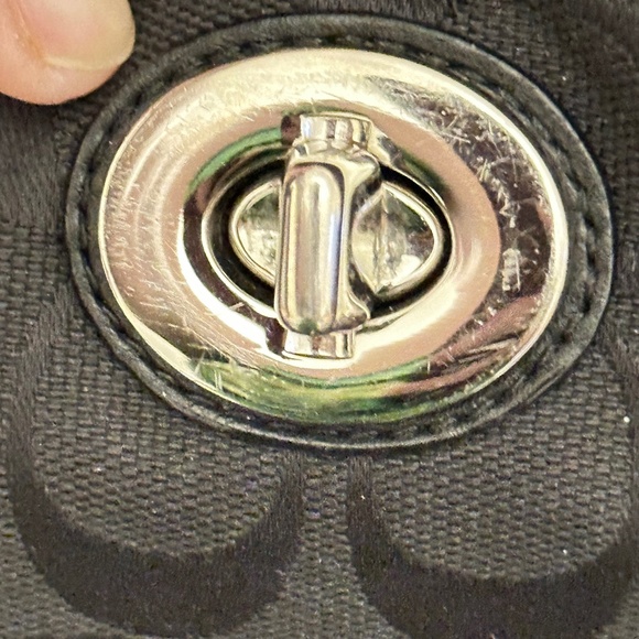 COACH Park Signature Large Carryall tote. F23292. Jacquard Fabric & Leather Trim - Picture 16 of 16